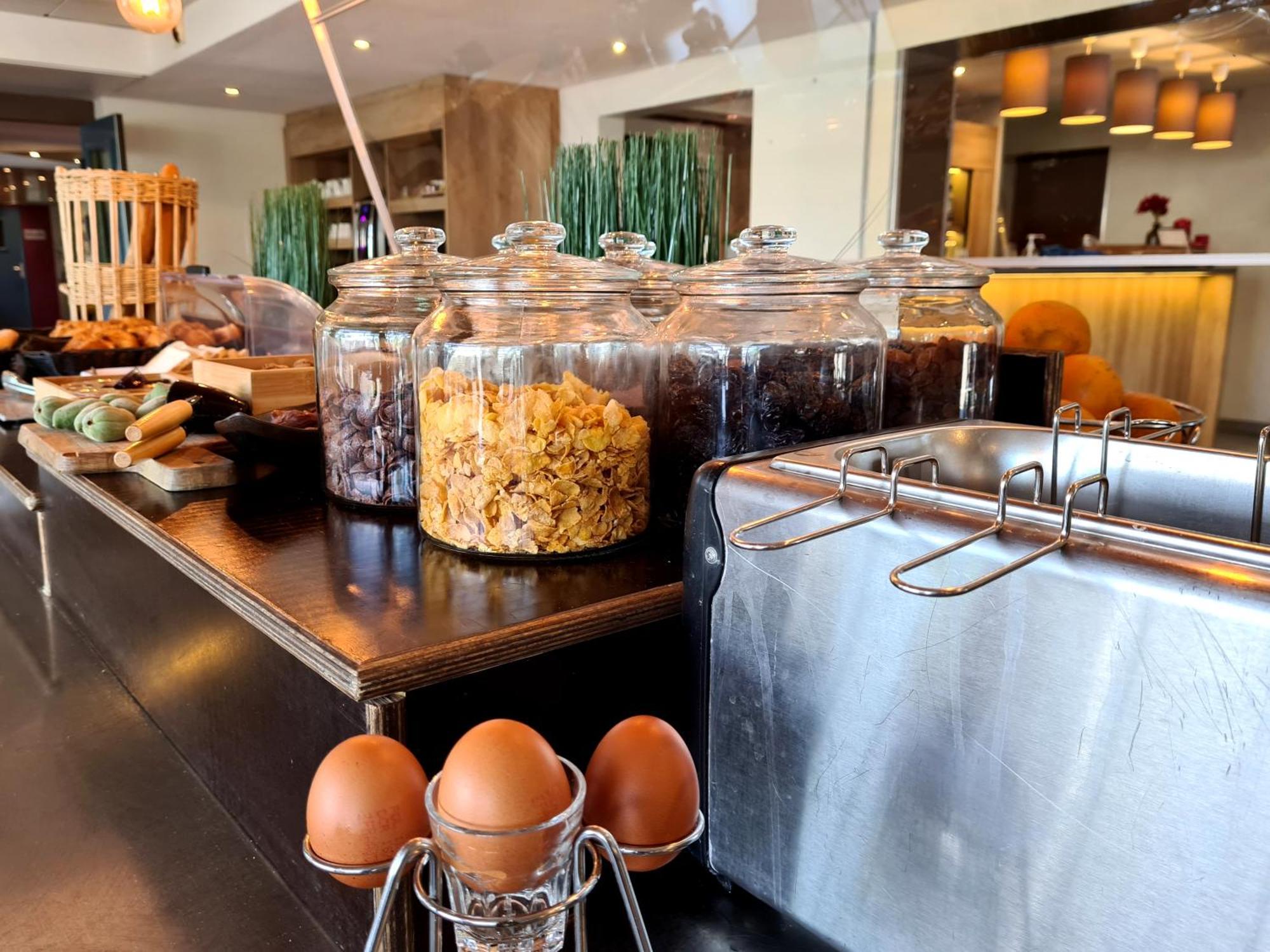 The Originals City Hotel Marseille Aeroport Vitrolles  Ngoại thất bức ảnh