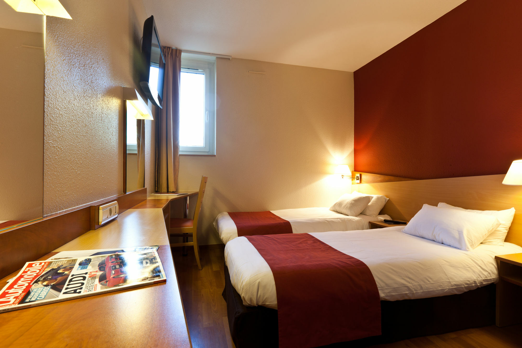 The Originals City Hotel Marseille Aeroport Vitrolles  Ngoại thất bức ảnh